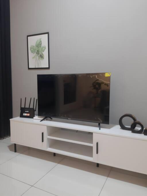 Cosy Arte Mont Kiara 1 Bedroom 300mbps Wi-fi Pangsapuri *